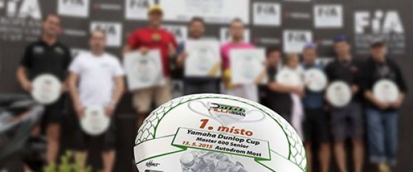 Placas y trofeos de participación